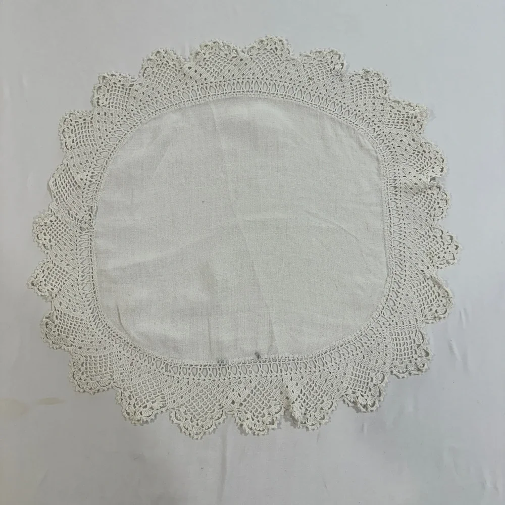 Vintage Round White Linen Doily Crochet Lace Trim Table Topper Scalloped 21 inch